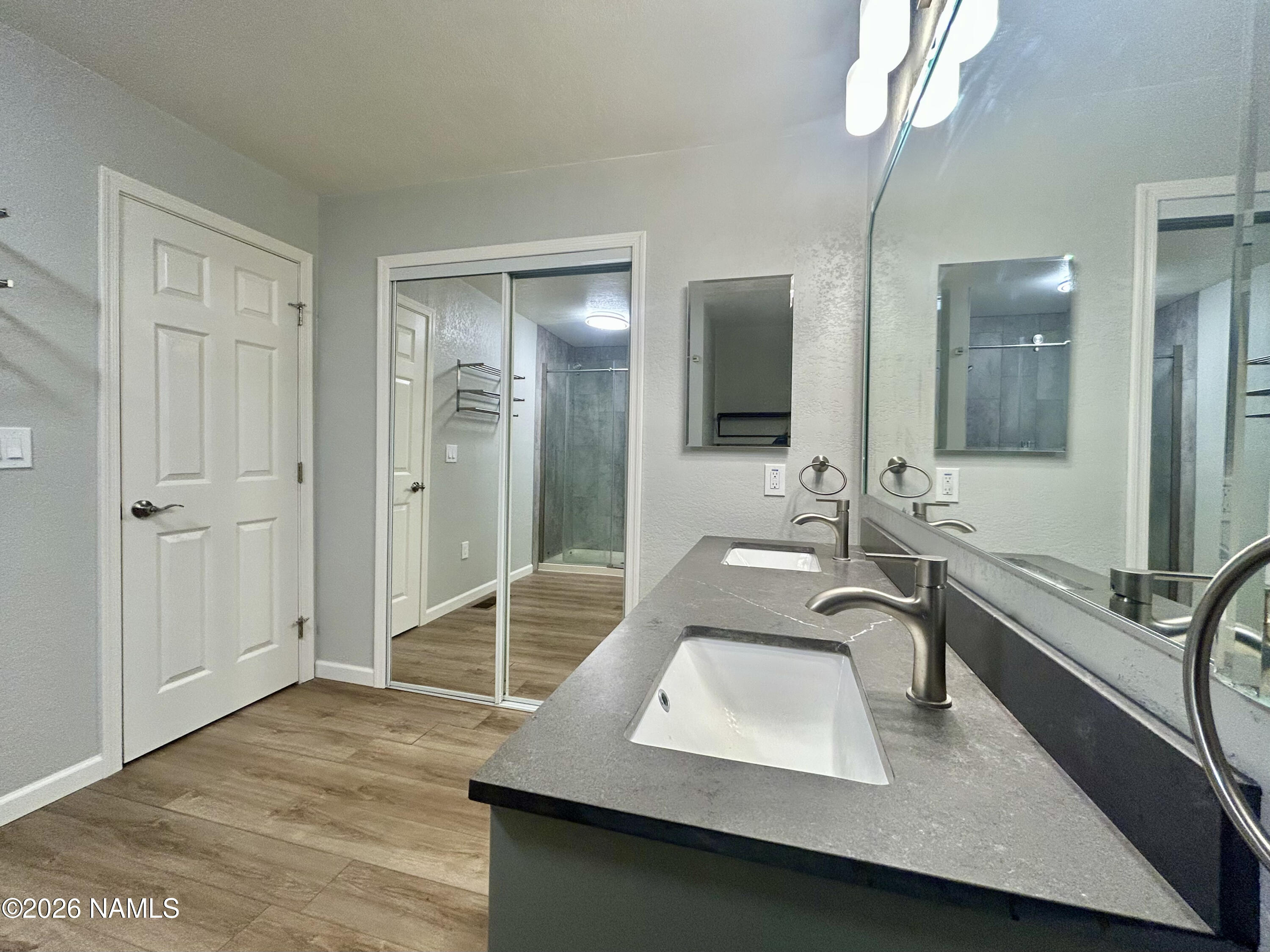 4805 South Thorn Road Flagstaff, AZ 86005 - Photo 18 of 30 Primary Bathroom