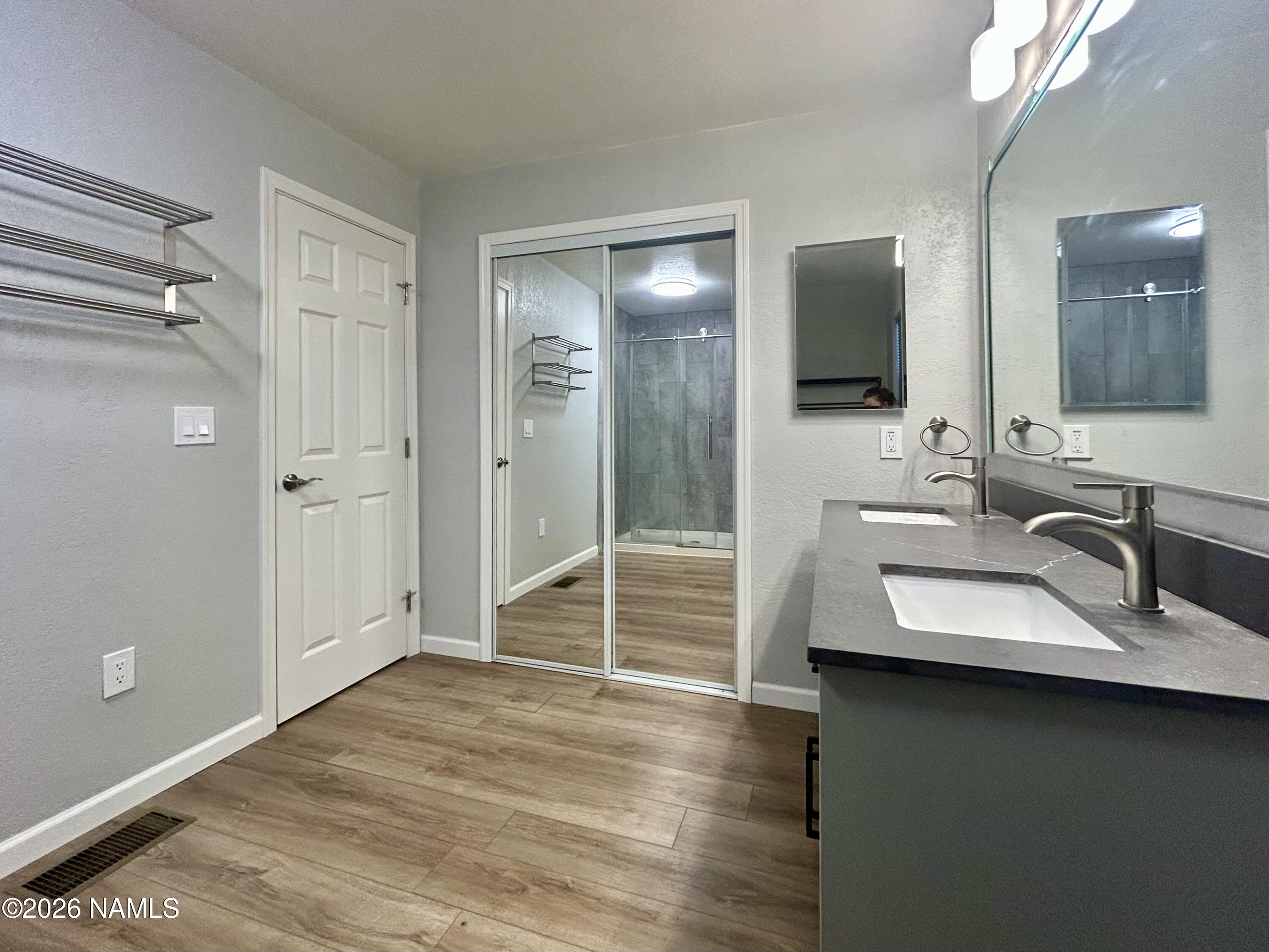 4805 South Thorn Road Flagstaff, AZ 86005 - Photo 19 of 30 Primary Bathroom