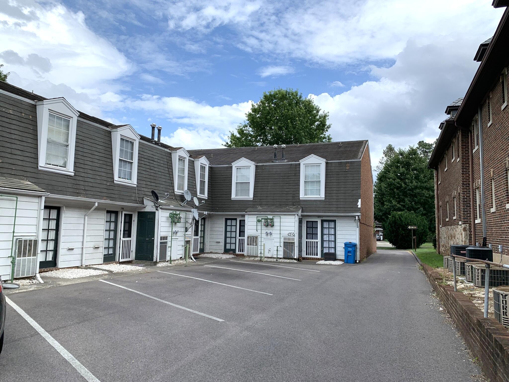 1801 Grandin Road Southwest, Unit 2016 SHERWOOD Roanoke, VA 24015 - Photo 7 of 31 IMG_0340