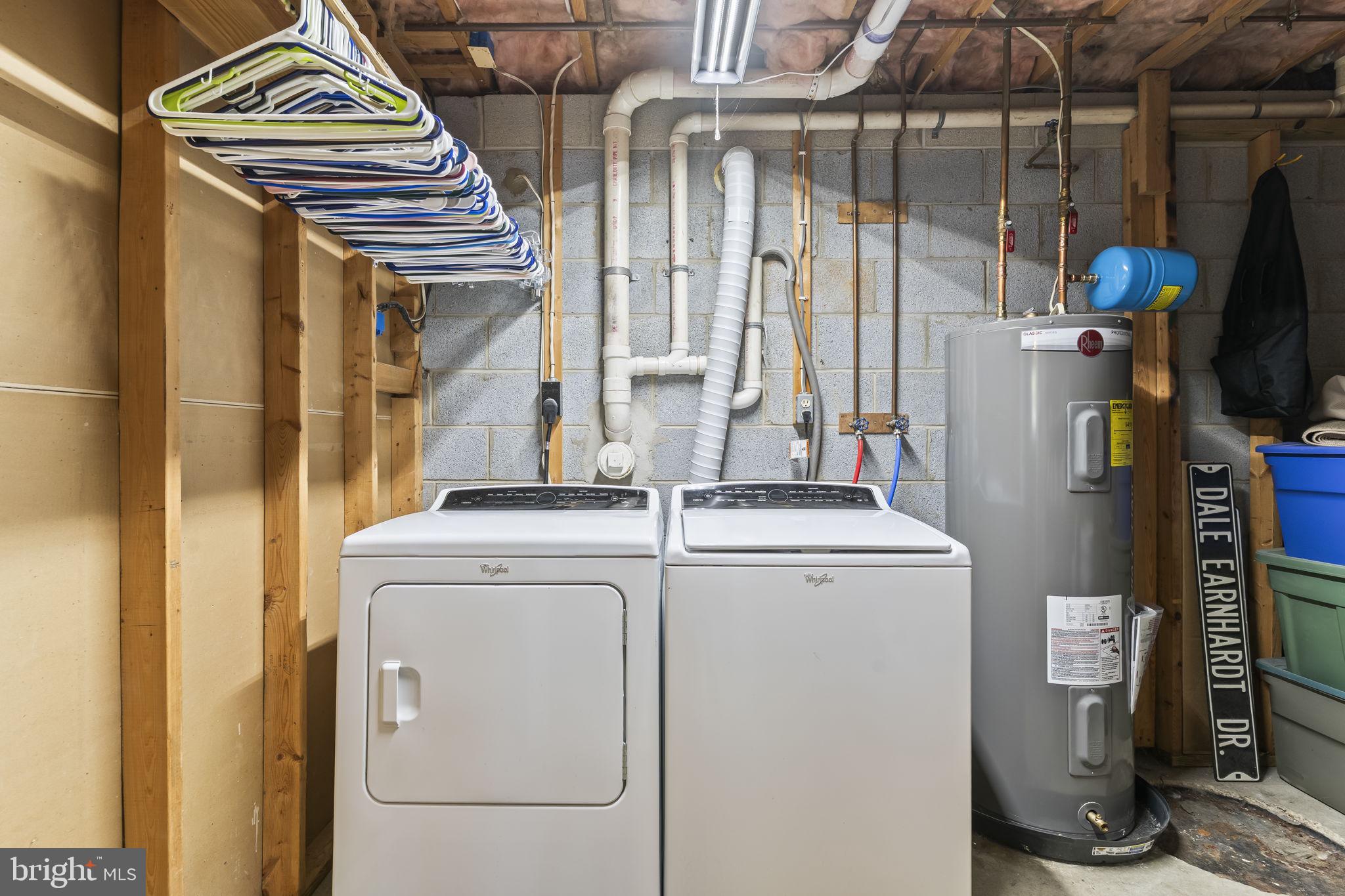205 Pawnee Lane Lusby, MD 20657 - Photo 28 of 37 a utility room with dryer and washer