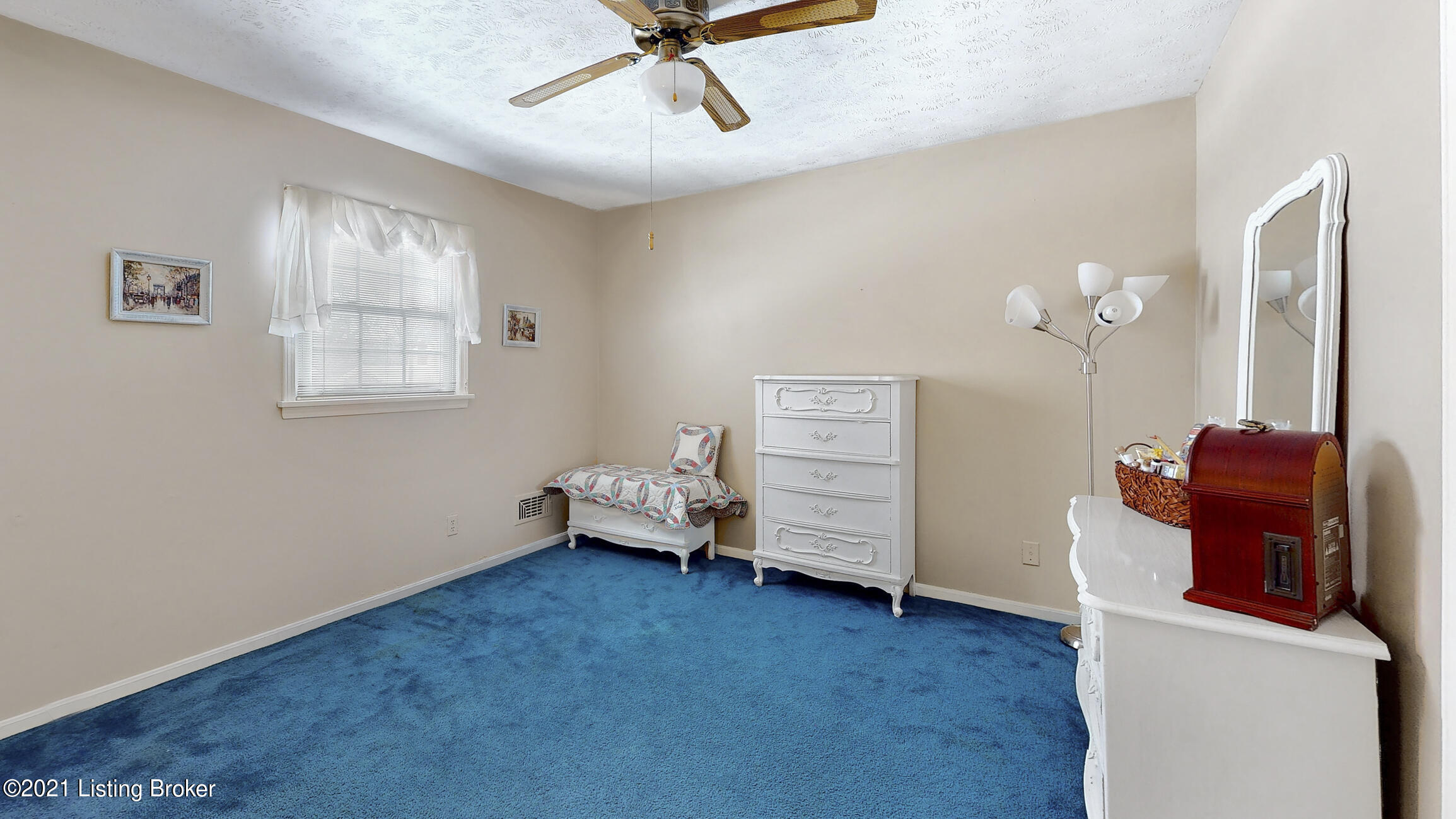 10105 St Rene Road Louisville, KY 40299 - Photo 26 of 37 10105 Saint Rene Road-1026