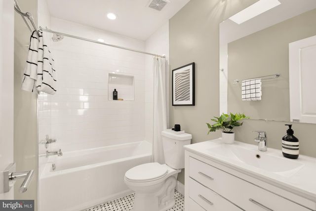 $935,000 | 1143 Oates Street Northeast, Washington, DC 20002