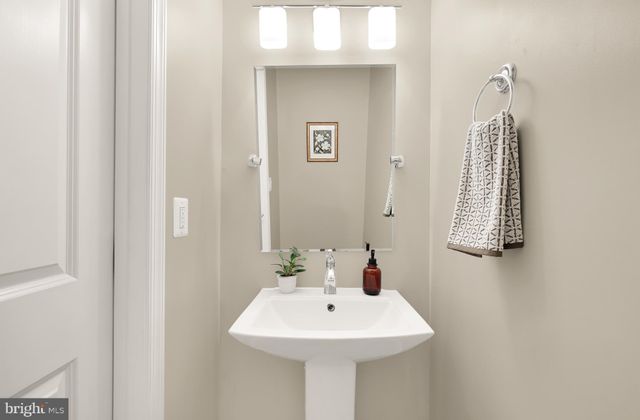 $935,000 | 1143 Oates Street Northeast, Washington, DC 20002