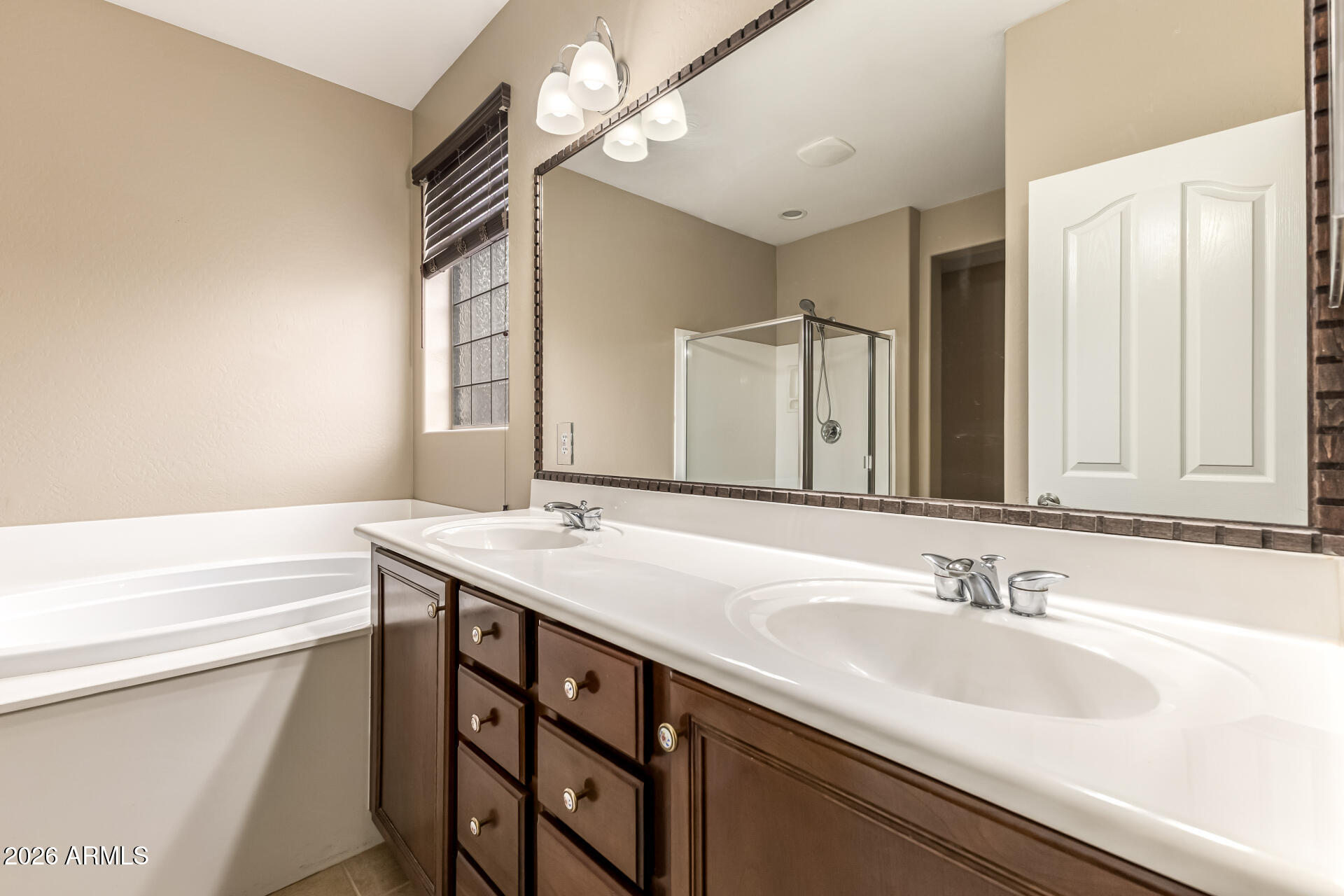 1694 South Rochester Drive Gilbert, AZ 85295 - Photo 3 of 35 18 - Rochester