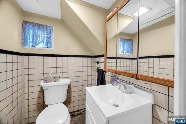 $425,000 | 17 East Midland Avenue, Kearny, NJ 07032