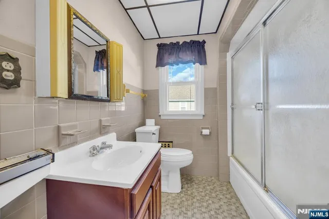 $425,000 | 17 East Midland Avenue, Kearny, NJ 07032