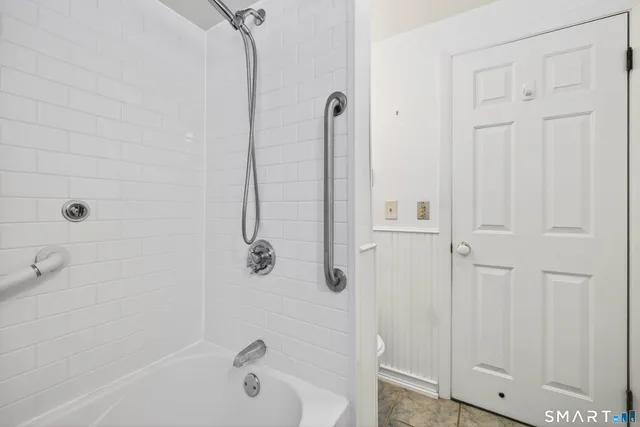 $279,900 | 7 Deerbrook Road, Norwich, CT 06360