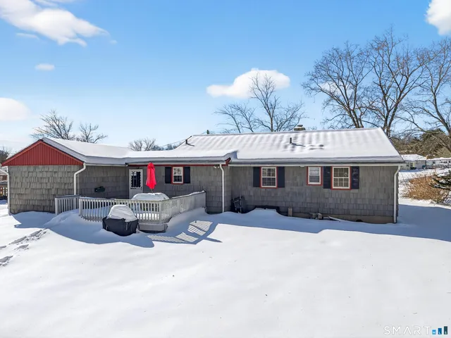 $279,900 | 7 Deerbrook Road, Norwich, CT 06360