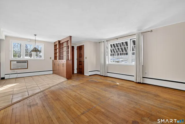 $279,900 | 7 Deerbrook Road, Norwich, CT 06360