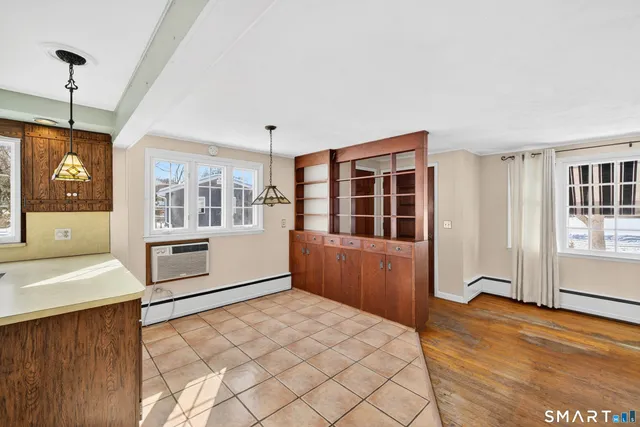 $279,900 | 7 Deerbrook Road, Norwich, CT 06360