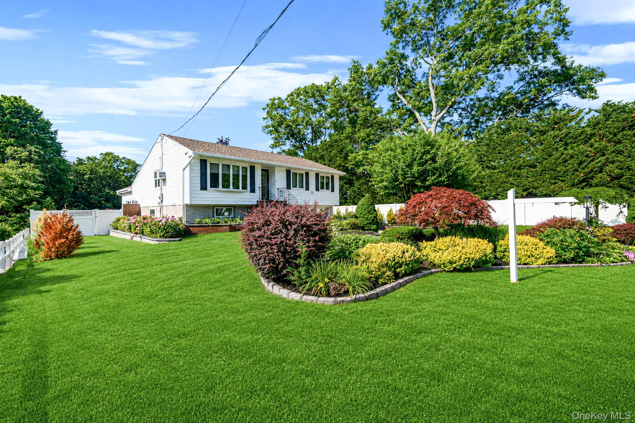 22 Milburn Road Centereach, NY 11720 - Photo 2 of 36 Gallery Image 2