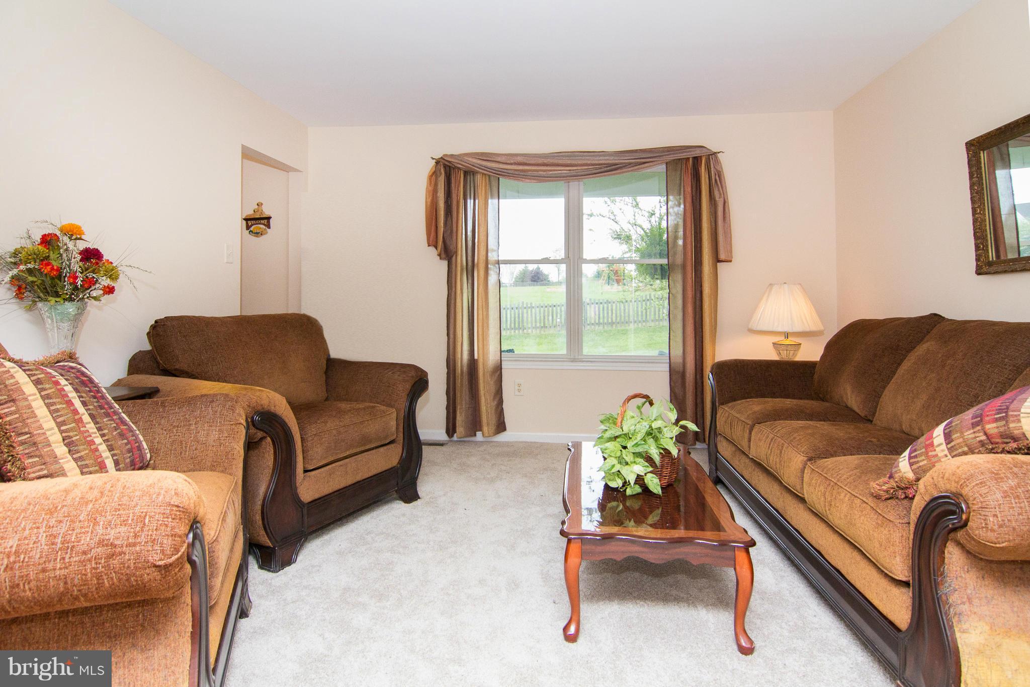 4627 Dave Rill Road Hampstead, MD 21074 - Photo 11 of 29 Living Room