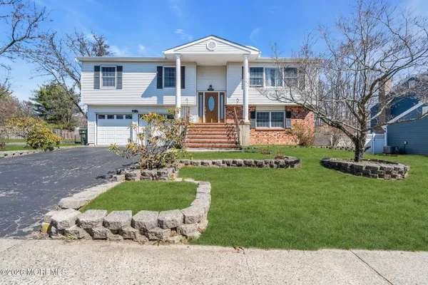 $699,000 | 50 Virginia Drive, Howell, NJ 07731