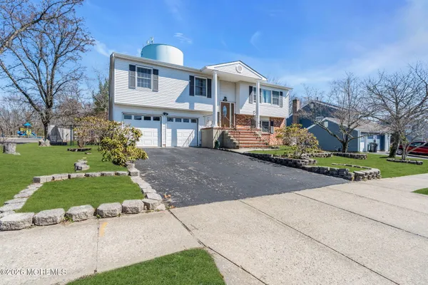 $699,000 | 50 Virginia Drive, Howell, NJ 07731