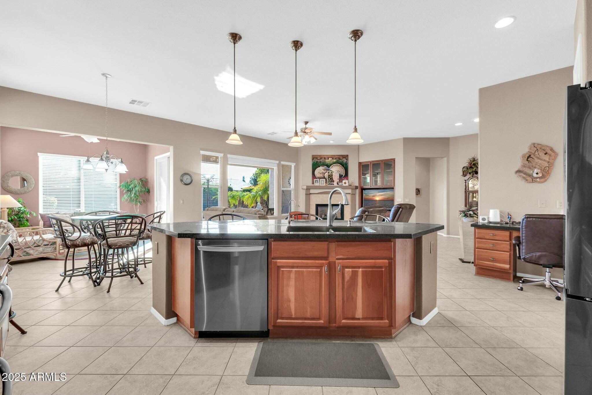 4041 East Rakestraw Lane Gilbert, AZ 85298 - Photo 3 of 46 tempImageAN9D5C