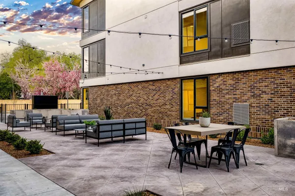 $379,000 | 2320 South Broadway Avenue, Unit B302, Boise, ID 83706
