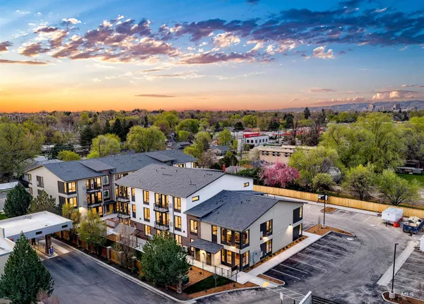 $379,000 | 2320 South Broadway Avenue, Unit B302, Boise, ID 83706