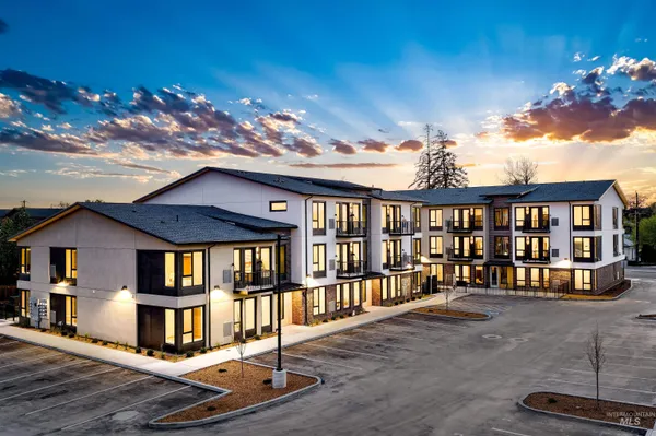 $379,000 | 2320 South Broadway Avenue, Unit B302, Boise, ID 83706