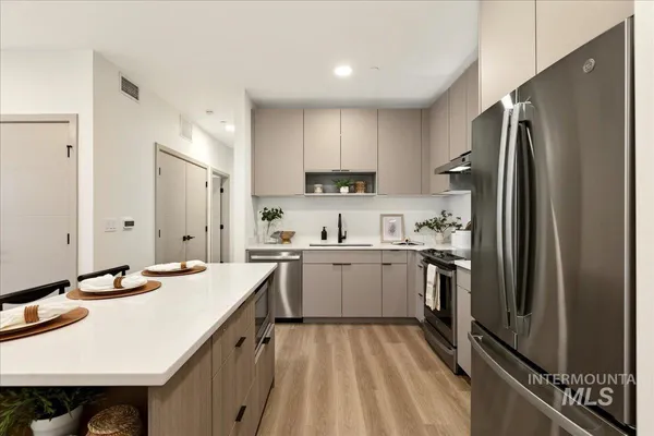 $379,000 | 2320 South Broadway Avenue, Unit B302, Boise, ID 83706