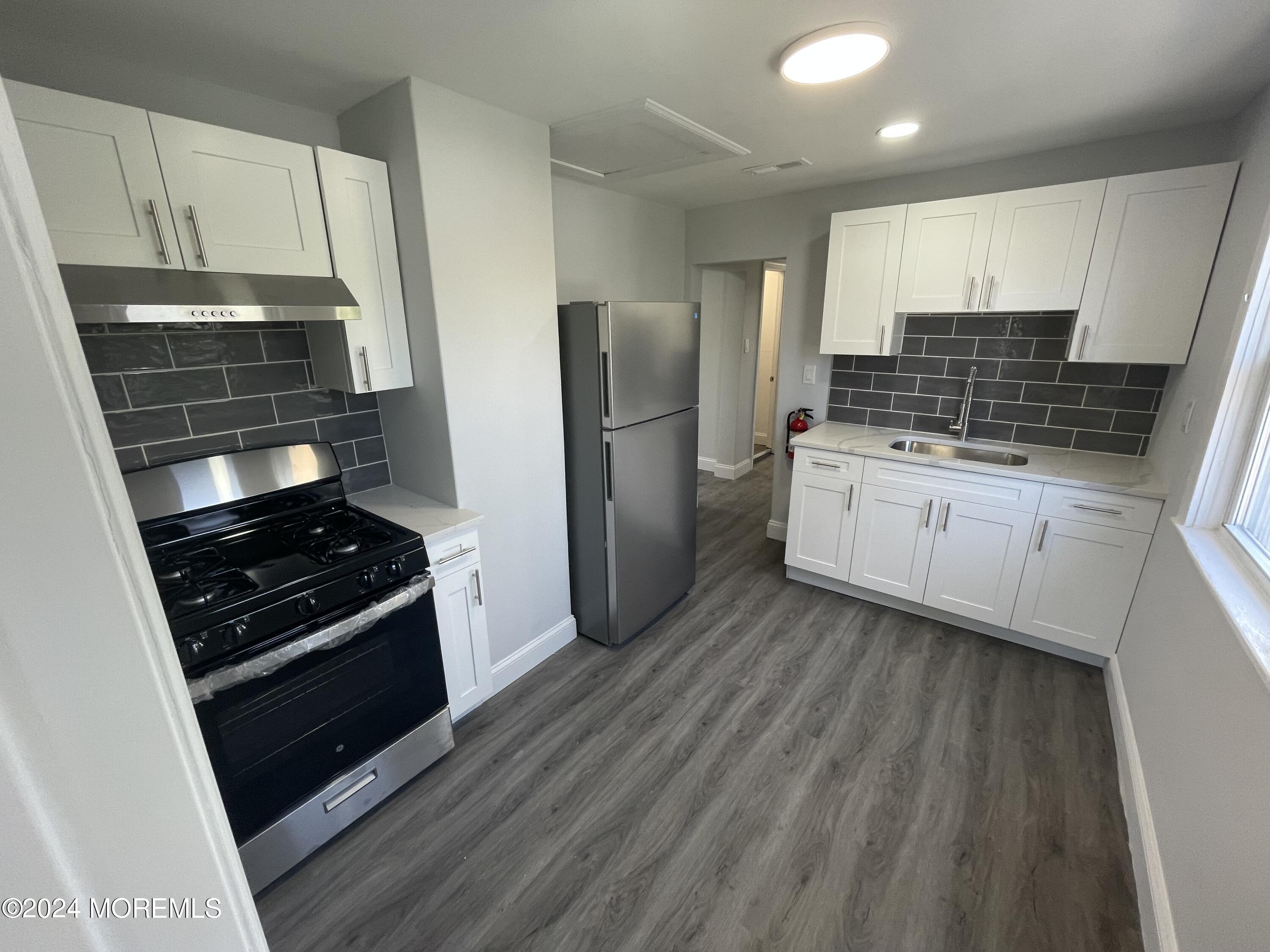 413 Ridge Avenue, Unit 2 Asbury Park, NJ 07712 - Photo 7 of 9 IMG_2733