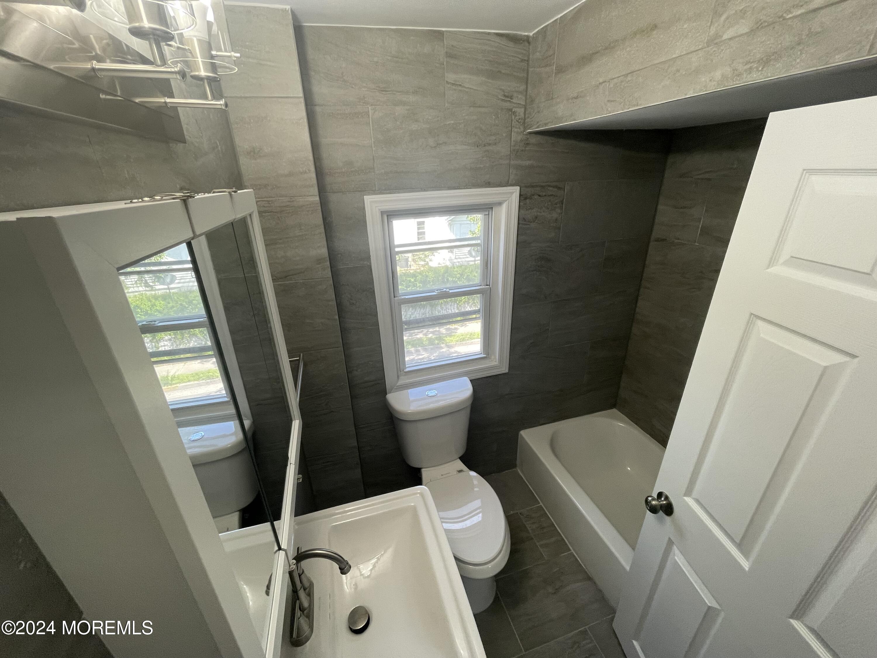 413 Ridge Avenue, Unit 2 Asbury Park, NJ 07712 - Photo 9 of 9 IMG_2729