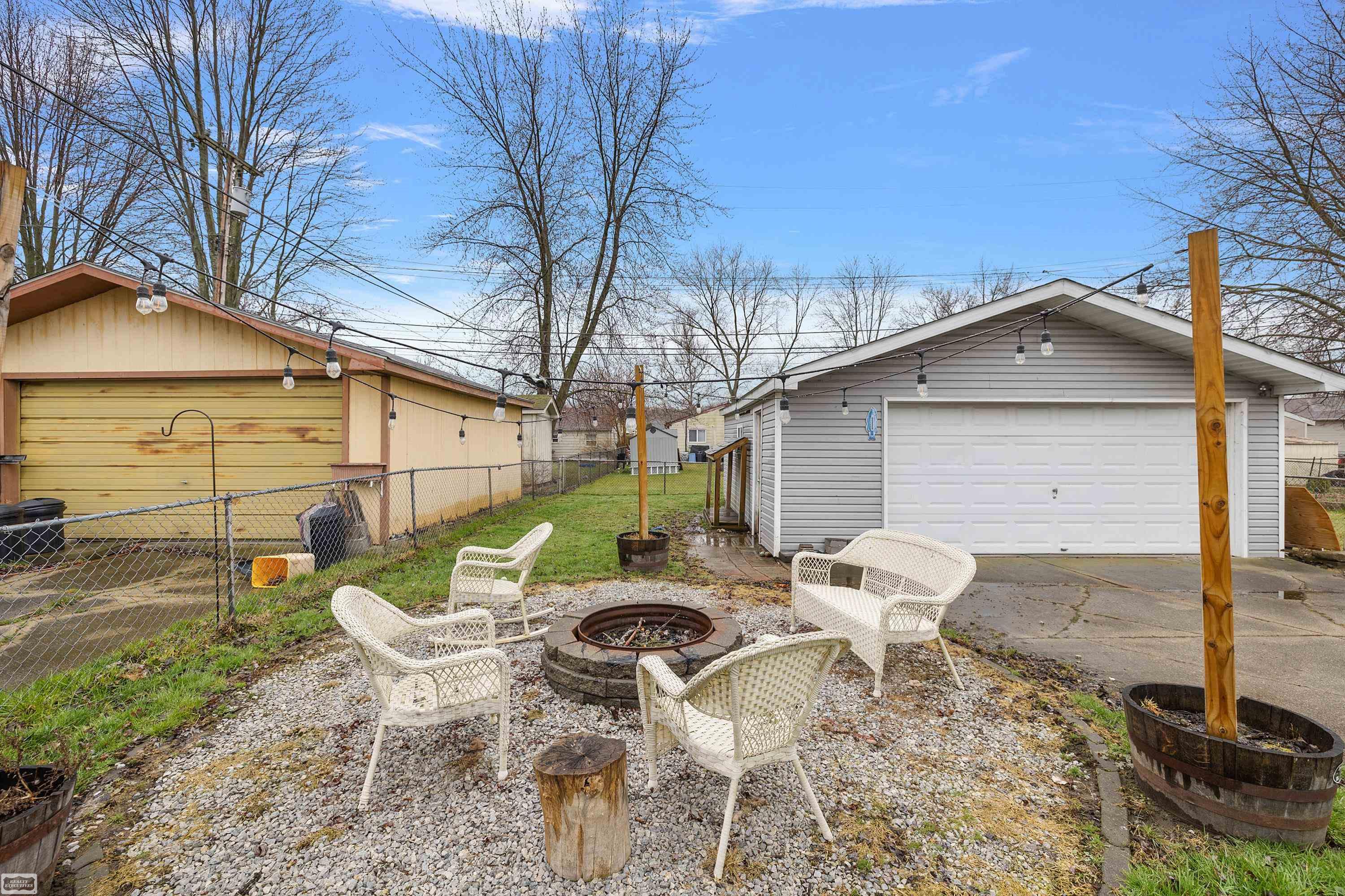 26082 Clear Street Harrison, MI 48045 - Photo 5 of 43