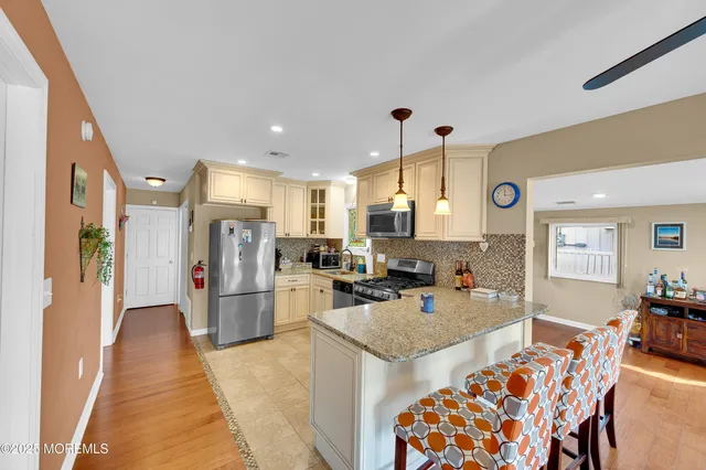 $469,900 | 7 West Schuylkill Road, Little Egg Harbor, NJ 08087