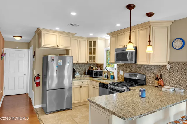 $469,900 | 7 West Schuylkill Road, Little Egg Harbor, NJ 08087