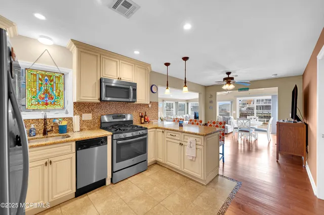 $469,900 | 7 West Schuylkill Road, Little Egg Harbor, NJ 08087