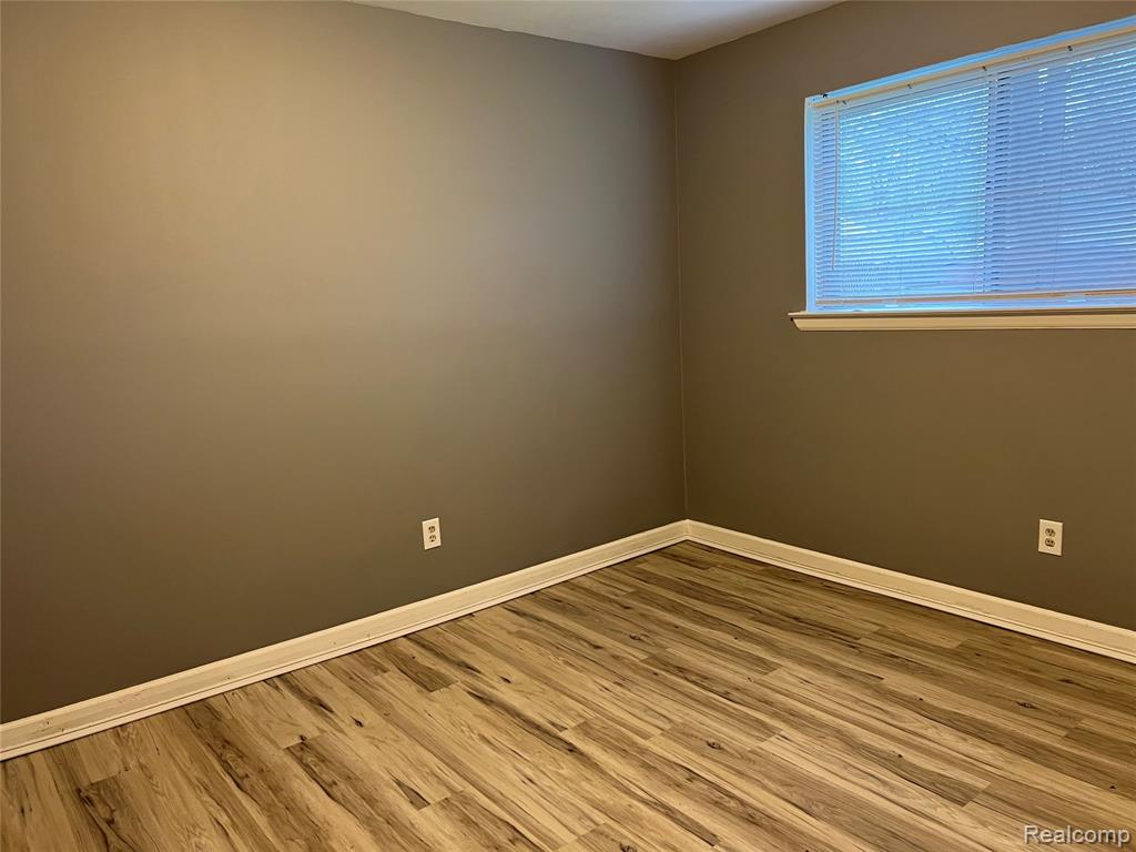 3944 South Gulley Road Dearborn Heights, MI 48125 - Photo 7 of 12