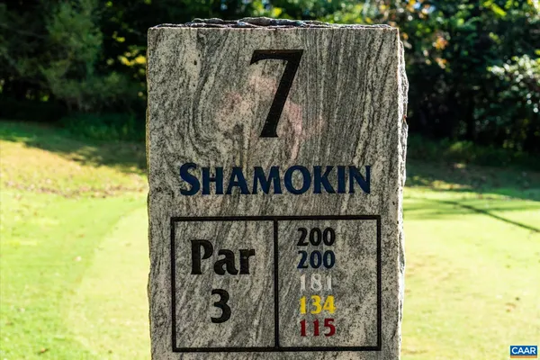 a sign on the side of the wall