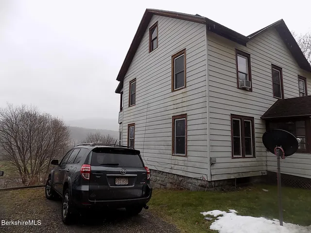 $195,000 | 286 Walnut Street, North Adams, MA 01247