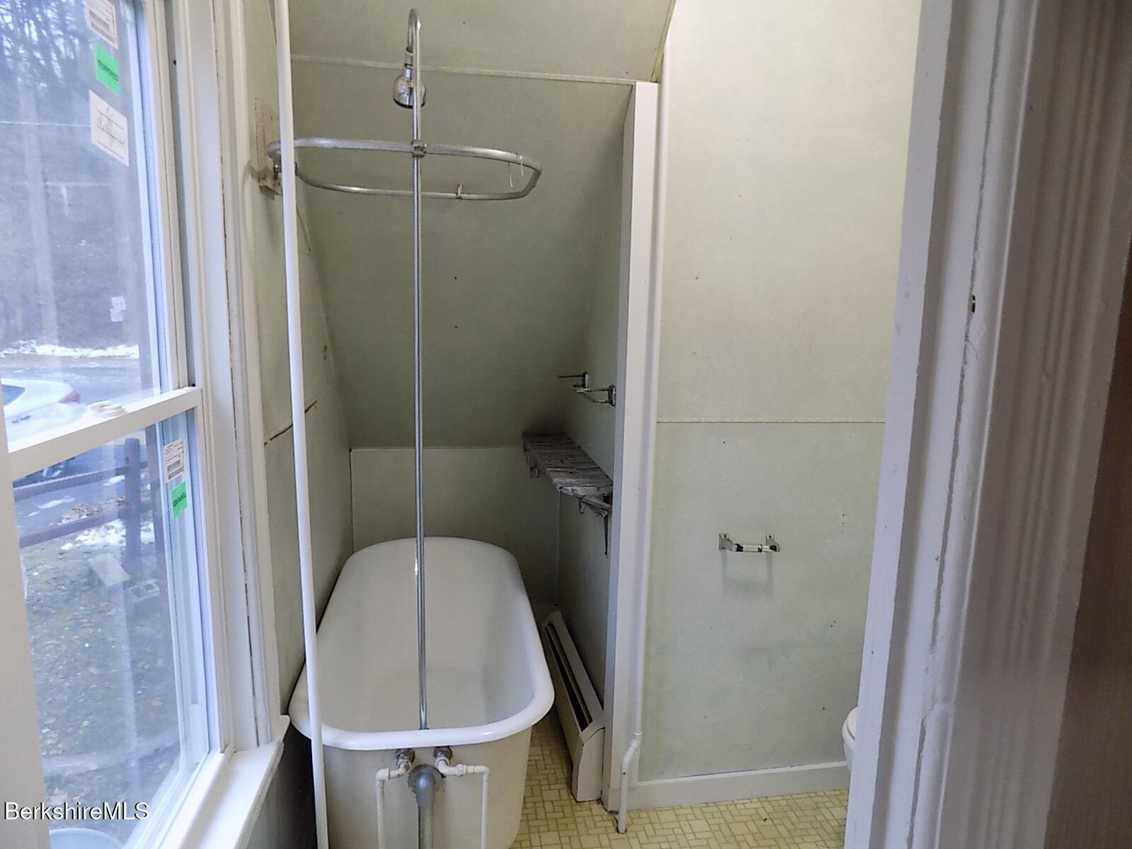 286 Walnut Street North Adams, MA 01247 - Photo 10 of 24 a bathroom with a toilet and shower