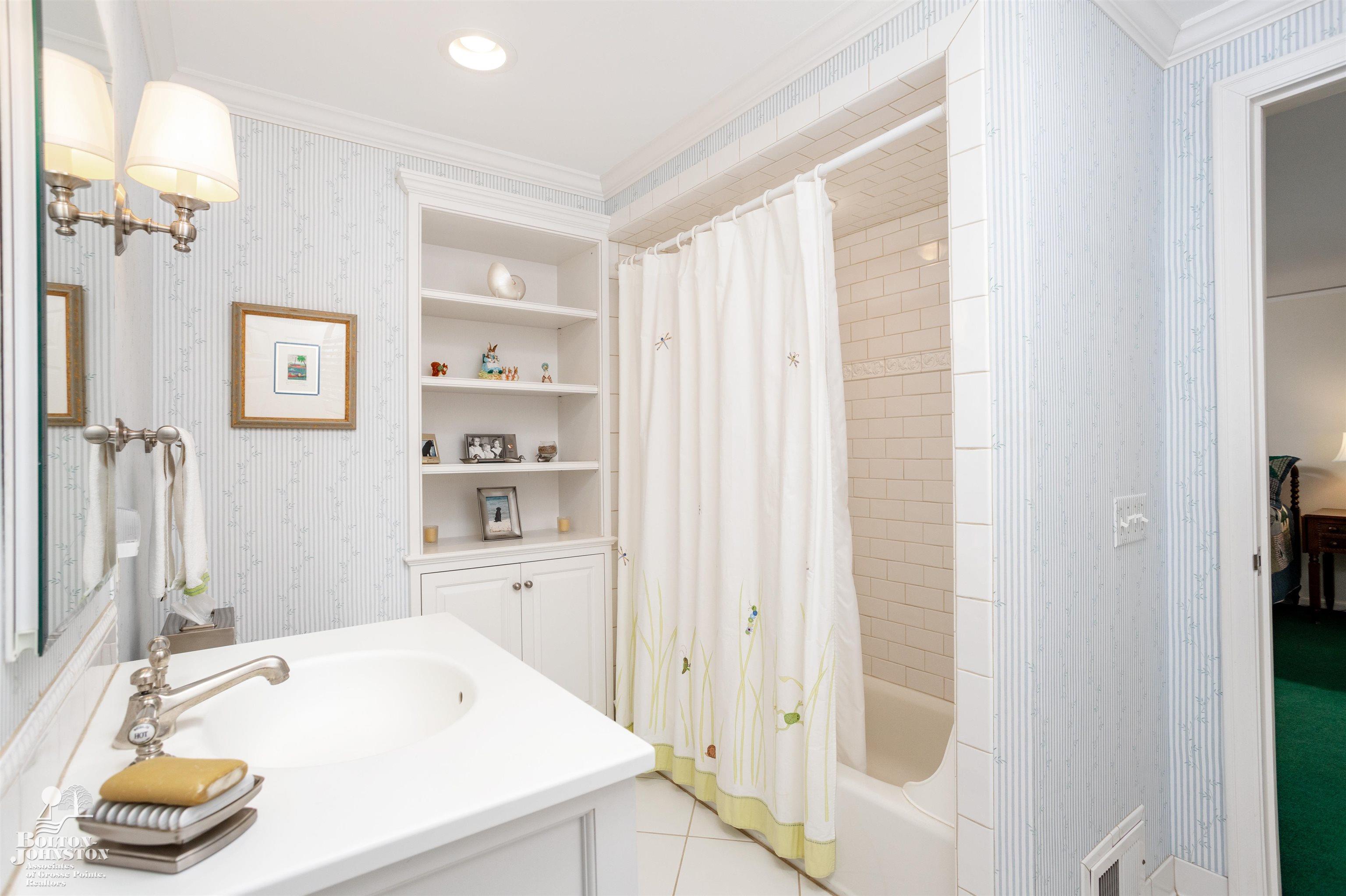 77 Merriweather Road Grosse Pointe Farms, MI 48236 - Photo 31 of 73