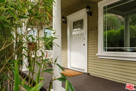 a house view with a outdoor space