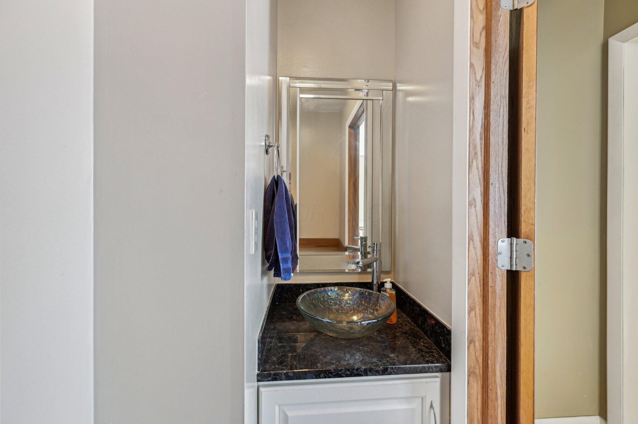 107 Price Road Newark, OH 43055 - Photo 11 of 34 Half bath