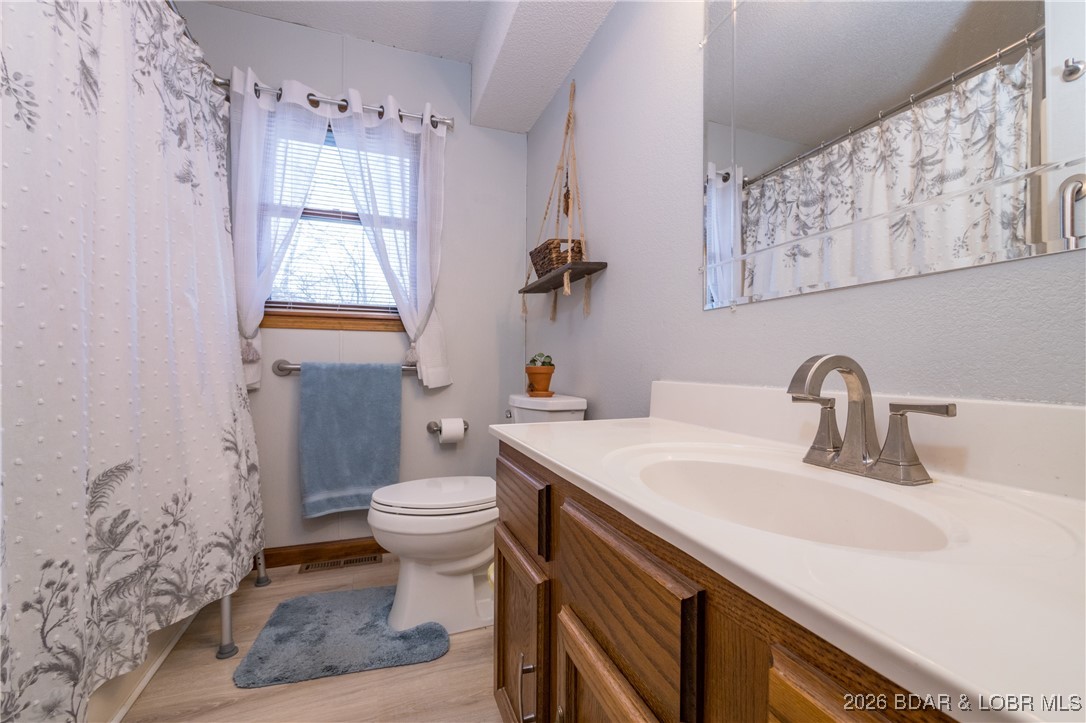 30857 Berry Road Stover, MO 65078 - Photo 23 of 58 Full bath on main level