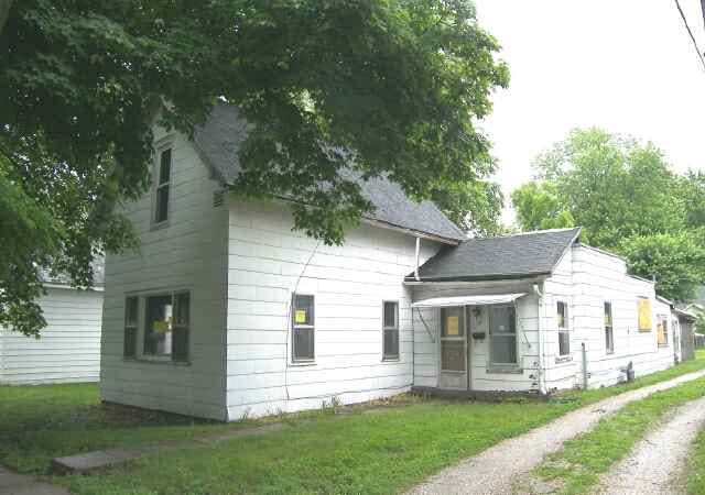 1115 Elm Street Rochester, IN 46975 - Photo 1 of 9