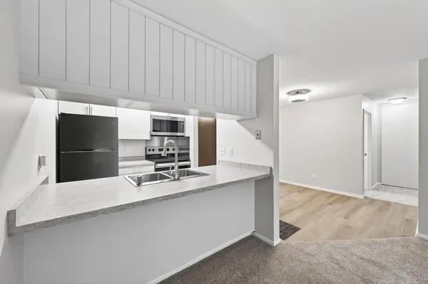 $125,000 | 2800 Hamline Avenue North, Unit 303, Roseville, MN 55113