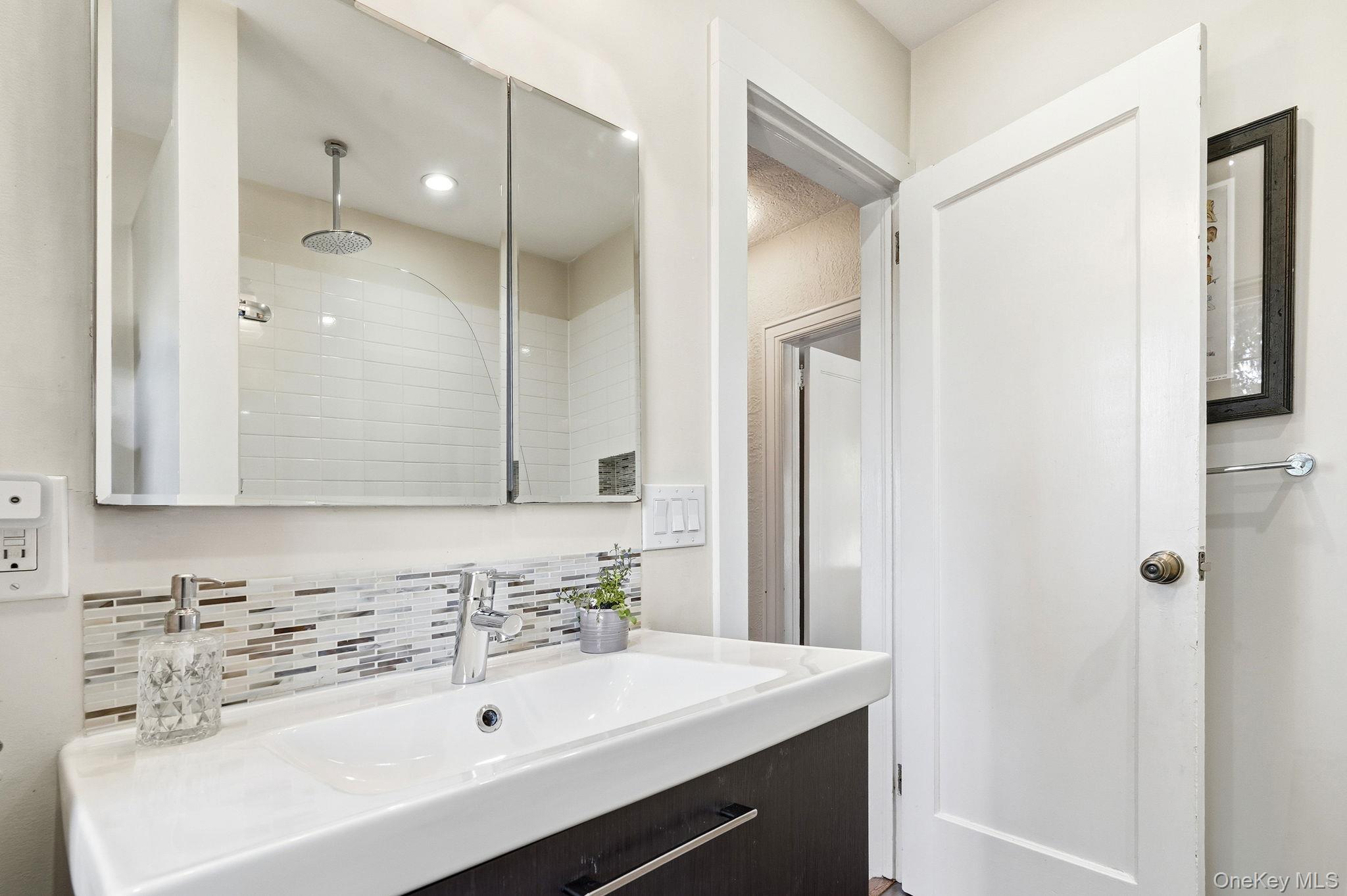 76 Yale Road Hartsdale, NY 10530 - Photo 17 of 36