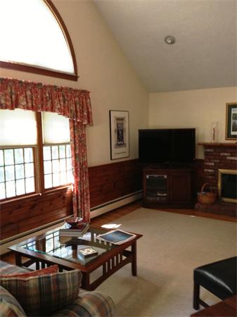 24 Juniper Road Franklin, MA 02038 - Photo 4 of 11 Gallery Image 4