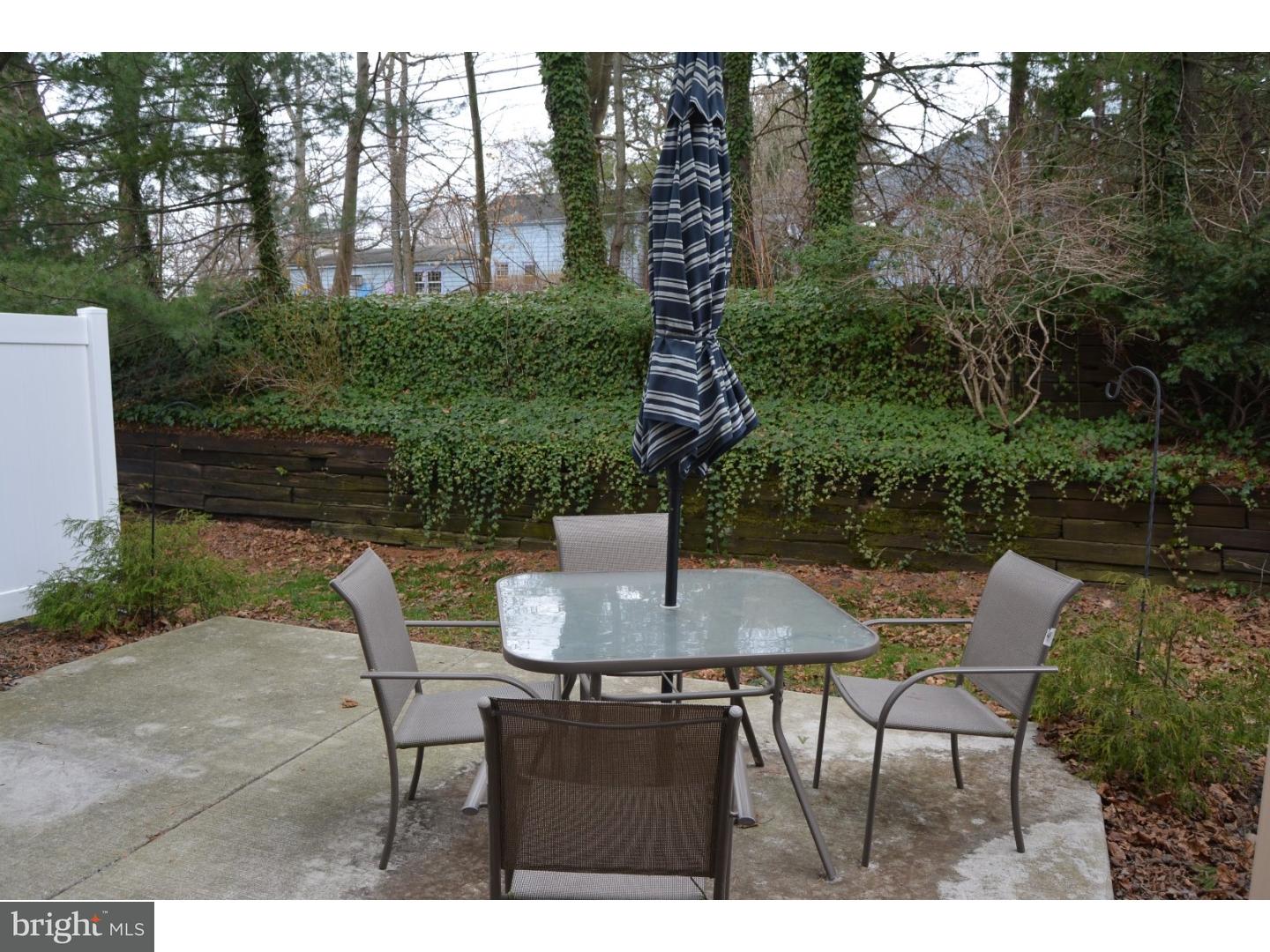 8 Farnwood Road Mount Laurel, NJ 08054 - Photo 18 of 21 Patio