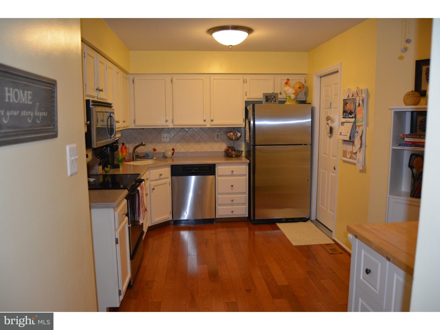 8 Farnwood Road Mount Laurel, NJ 08054 - Photo 6 of 21 Kitchen
