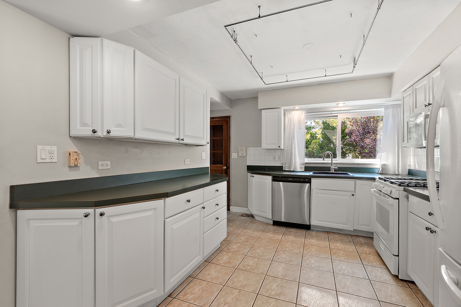 1800 Shermer Road Northbrook, IL 60062 - Photo 8 of 51