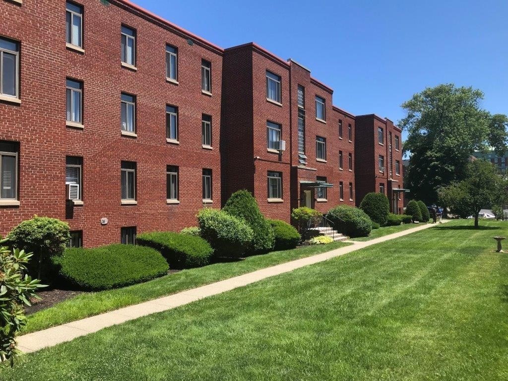 14 Ashland Street, Unit 2R Worcester, MA 01609 - Photo 1 of 18