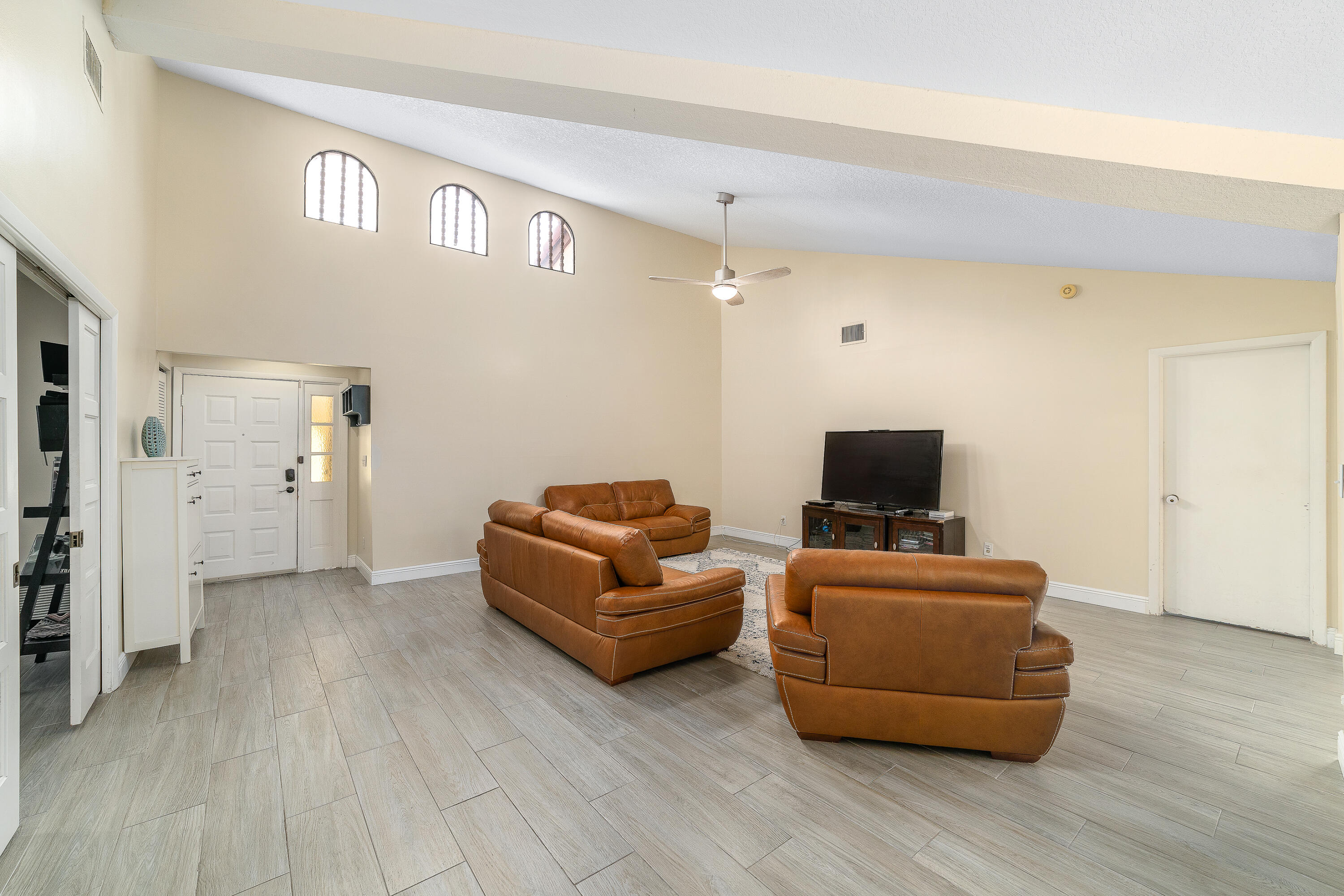 7908 Hibiscus Way, Unit 44 Tamarac, FL 33321 - Photo 3 of 31 _DSC2957