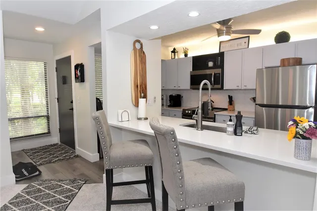 $2,200 | 1716 Glenhouse Drive, Unit GL421, Sarasota, FL 34231