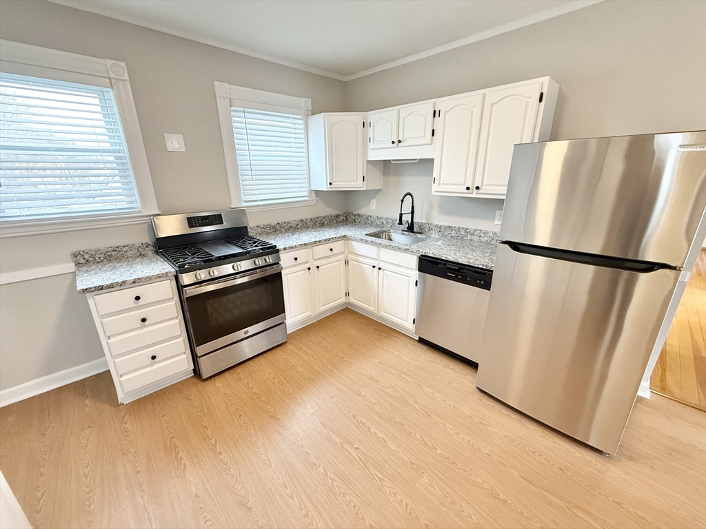 18 Salina Road, Unit 3 Boston, MA 02122 - Photo 4 of 19