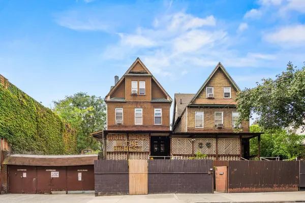 $1,050,000 | 350-354 East 193rd Street | Fordham