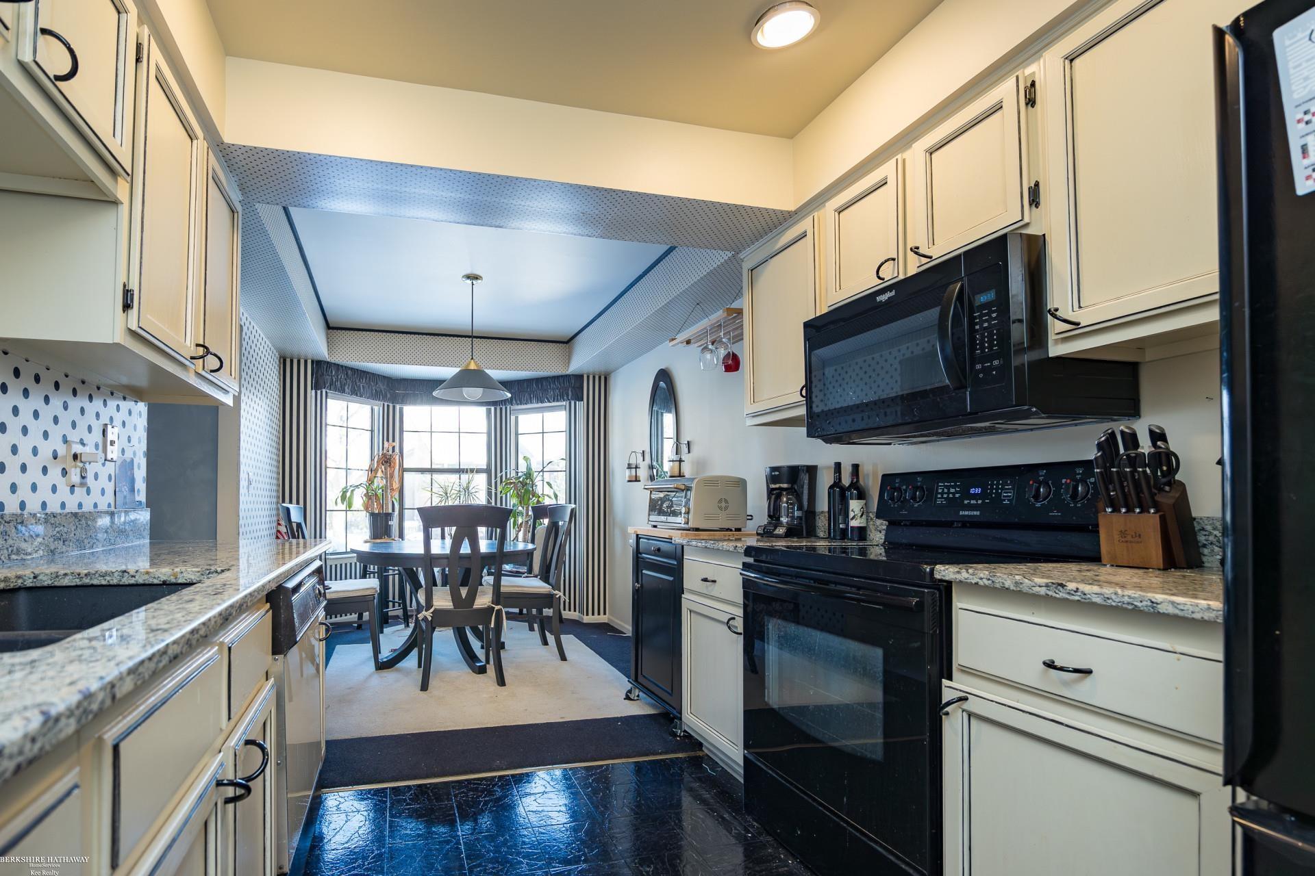 314 Meadow Bridge Drive Rochester Hills, MI 48307 - Photo 7 of 18